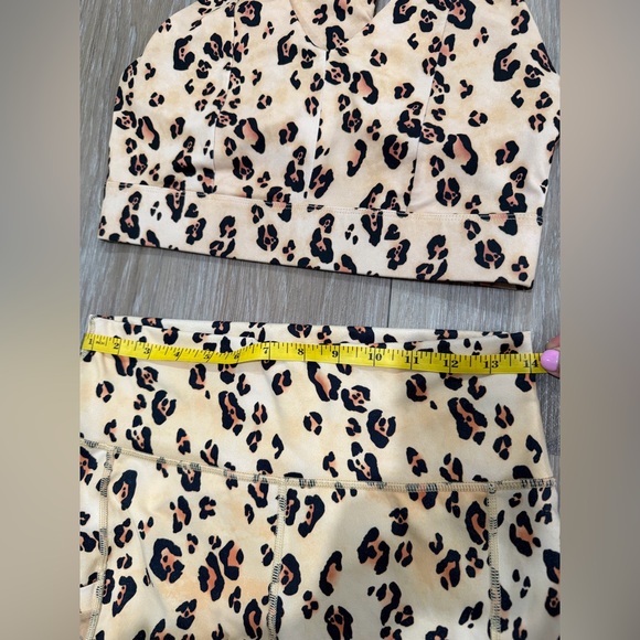Fabletics Size M Two Piece Leopard Print Set - Picture 9 of 11
